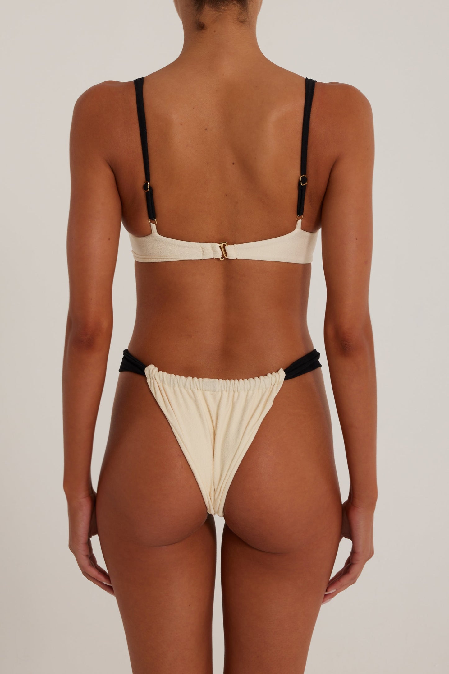 Underwire And Bottom (Cream/Black)